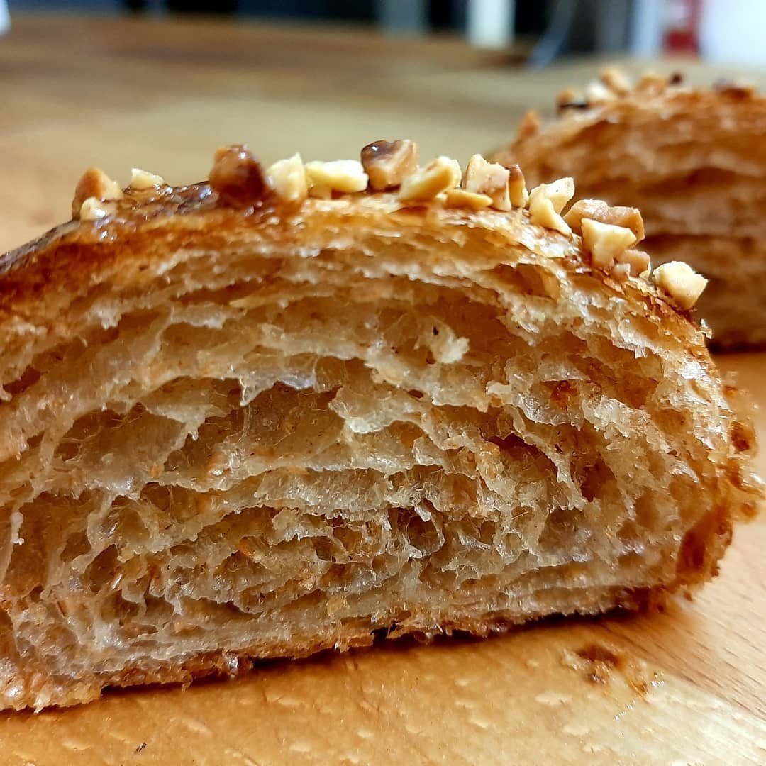 Cornetto artigianale dell'Antico Forno Bacci, lavorazione a mano